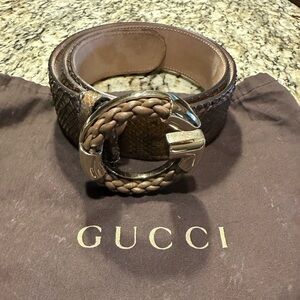 Unique Gucci Brown snake skin Belt with Gold and Leather buckle.